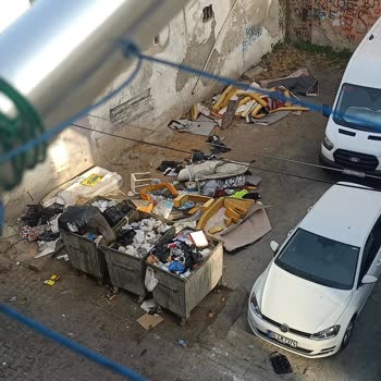 Eyüpsultan Belediyesi Konteynerlerin Kar Altında Kalmaması Ve Temizlik Sorunu