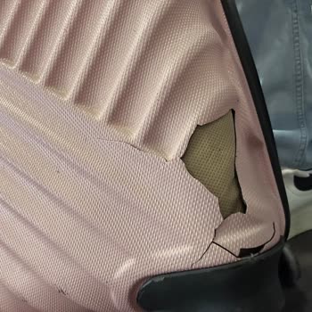 Pegasus İle Kıbrıs Yolculuğumda Bagajım Tamamen Hasar Gördü