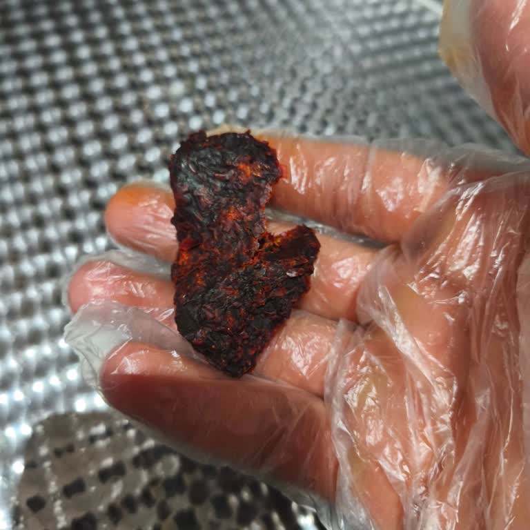 Hazır Etli Çiğköfte Setinden Çıkan Kurumuş Salça Hayal Kırıklığı Yarattı