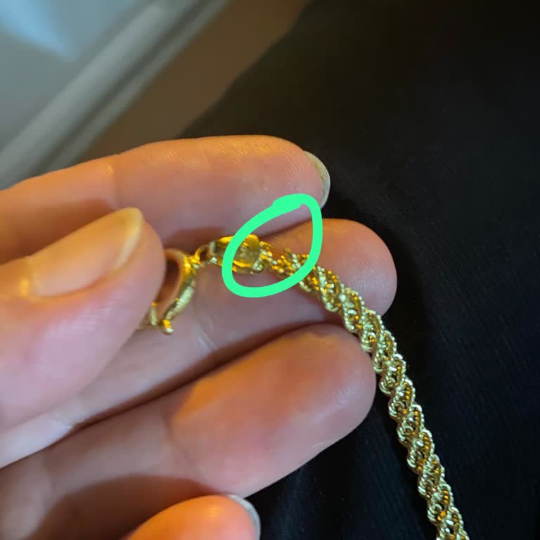 Satın Aldığım Bileklik Sürekli Kırılıyor, İade Ve Değişim Yapılmıyor