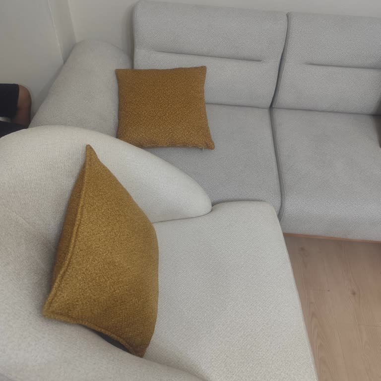 Eskidji Bazaar Tucci İlgisizliği