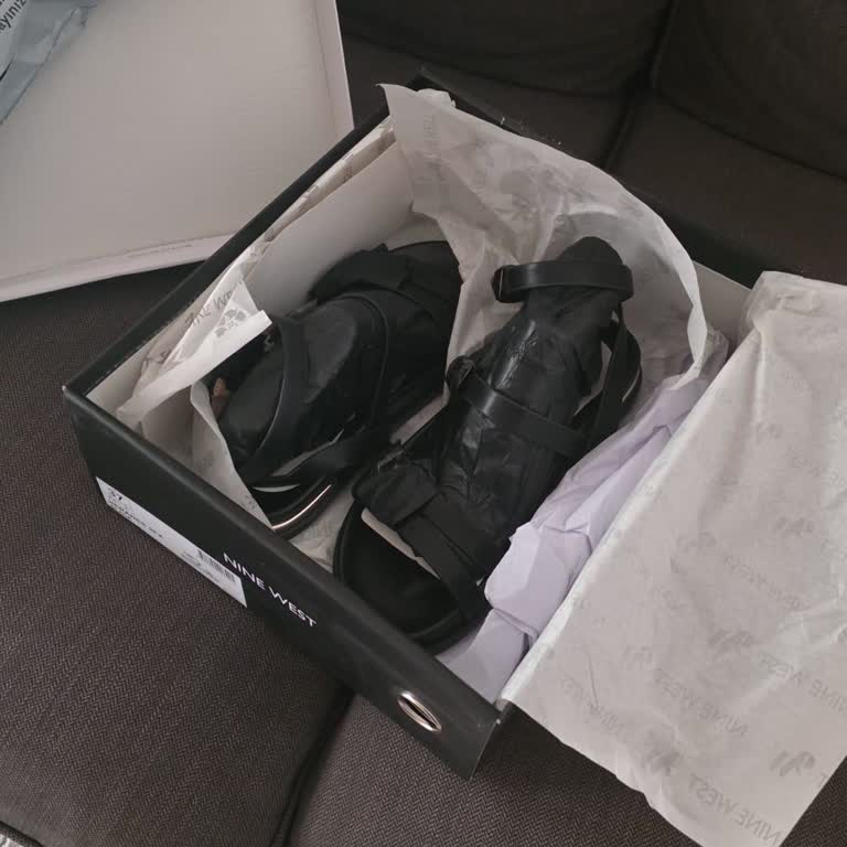 Yanlış Ürün Ve İlgisiz Müşteri Hizmeti: FLO'dan Aldığım Ayakkabının Değişim Sürecinde Hayal Kırıklığı