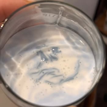 Laktozsuz Süt Mavi Renkte Çıktı, Güvenimiz Sarsıldı