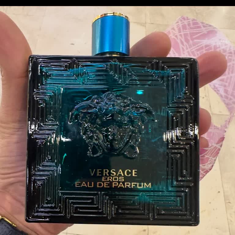 Rossmann’dan Aldığım Versace Parfüm Hayal Kırıklığı: Kalıcılık Yok, Sorumluluk Yok!