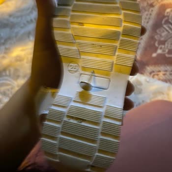 Çocuk Ayakkabısında Unutulan Alarm Nedeniyle Yaşanan Sorun