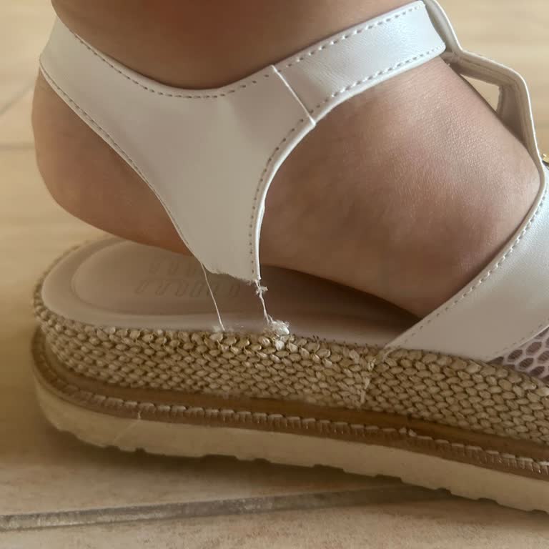 Aldığım Ayakkabı 3 Kez Giyince Koptu, Satıcı Sorumluluk Almadı