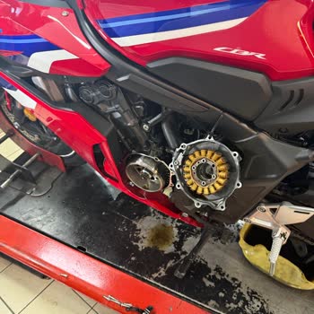 Honda CBR 650R Motorum Serviste Parçalara Ayrıldı Kimse Sorumluluk Almıyor