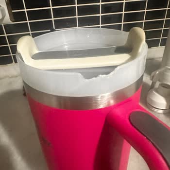 Stanley Quencher Su Termosu İçin Yedek Kapak Desteği Sağlanmıyor