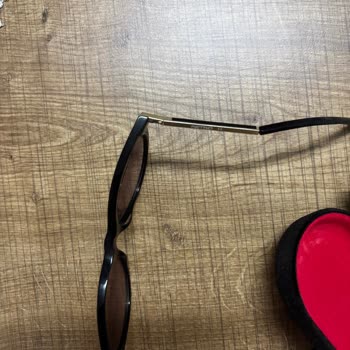 Gözlük Kulpunda Kırık Ve Yetersiz Müşteri Hizmeti