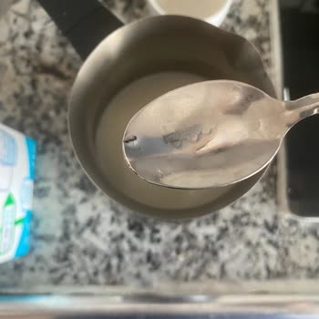 Süt İçinden Canlı Böcek Çıktı, Şok Oldum!