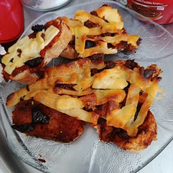 Son Kullanma Tarihi Geçmemiş Kaşar Peynirde Küf Ve Plastik Tat Şoku