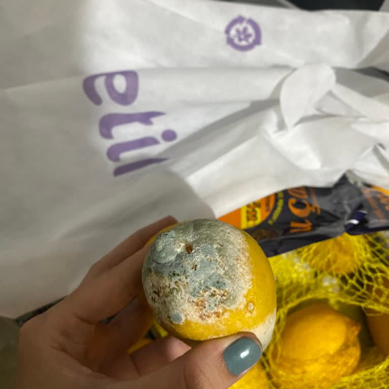Getir'den Aldığım Limonlar Yine Küflü Ve Çürük Geldi