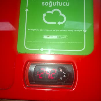 Coca-Cola Dolabı 3 Aydır Onarılmıyor, Servis Gelmiyor!