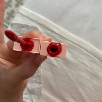 Aldığım Allık Hasarlı Ve Neredeyse Bitik Çıktı, Değişim Yapamıyorum