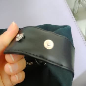 Az Kullanılmış Çantanın Çıtçıtları Koptu Değişim İçin Ücret İstendi