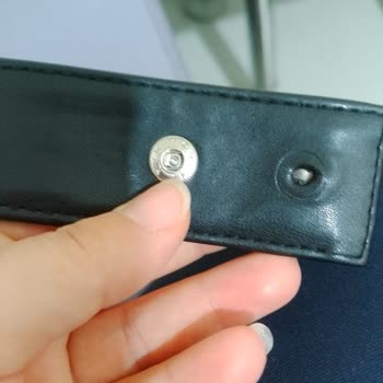 Az Kullanılmış Çantanın Çıtçıtları Koptu Değişim İçin Ücret İstendi