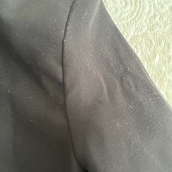 Yüksek Fiyatlı Takım Elbise İlk Yıkamada Tüylenme Yaptı