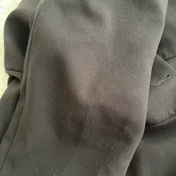 Yüksek Fiyatlı Takım Elbise İlk Yıkamada Tüylenme Yaptı