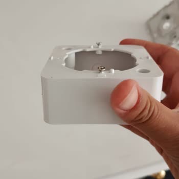 Uydu Priz Değişiminde Yüksek Fiyat Talebi Ve Fiyat Farklılıkları