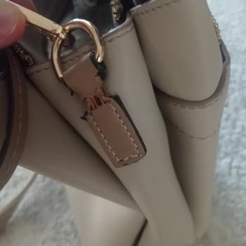 Pahalı Çantanın Askısı Koptu, Tamir Ve Değişim Reddi