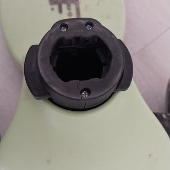 Scooter Katlanma Mekanizmasındaki Kırık Parça İçin Yardım Talebi