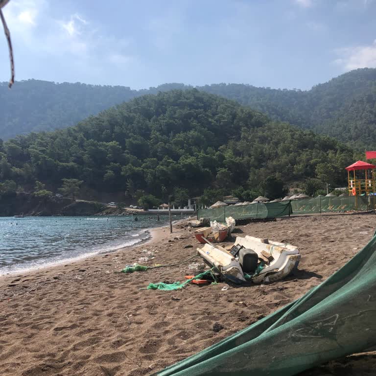 Adrasan Sahilinde Çöp Ve Tehlikeli Atık Sorunu Çocuklar Risk Altında