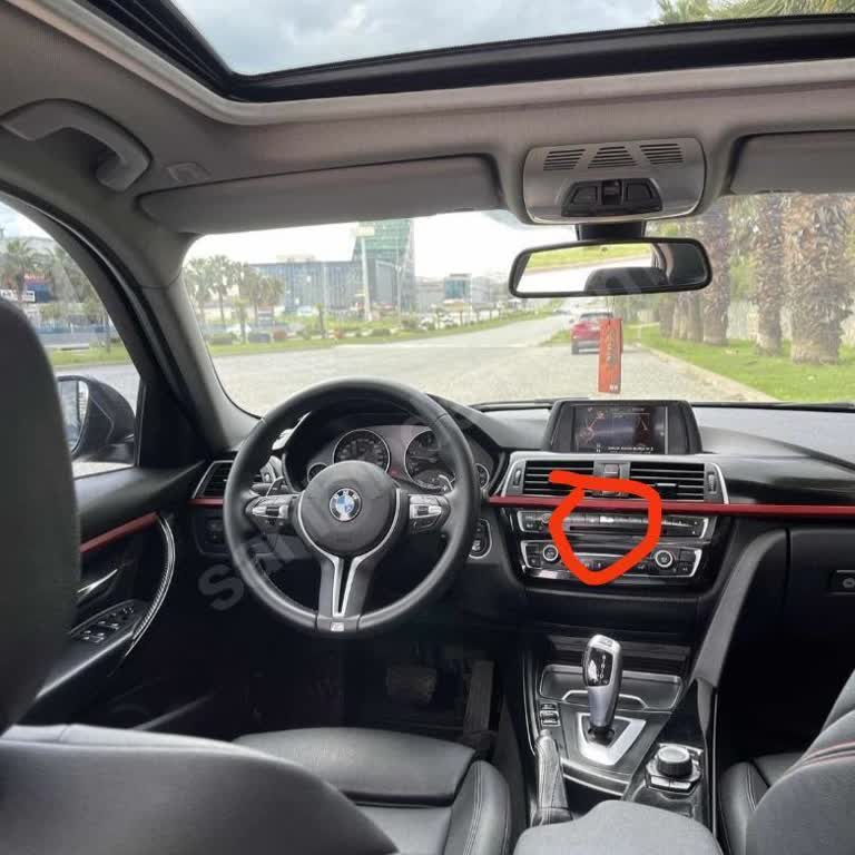 BMW 3.20i Araçta Multimedia Tuşlarının Deformasyonu Ve Ücretsiz Değişim Talebi