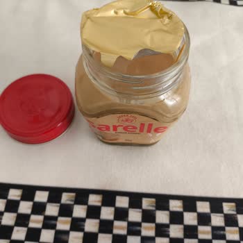 Açık Paketli Ve Sağlıksız Sarelle Fındık Ezmesi Teslimatı