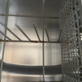 Teka Bulaşık Makinesi Parçalarının Paslanması Ve Ücretli Değişim Talebi