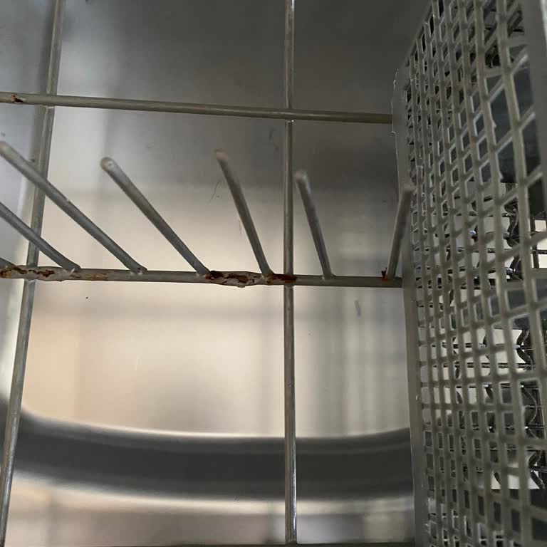 Teka Bulaşık Makinesi Parçalarının Paslanması Ve Ücretli Değişim Talebi