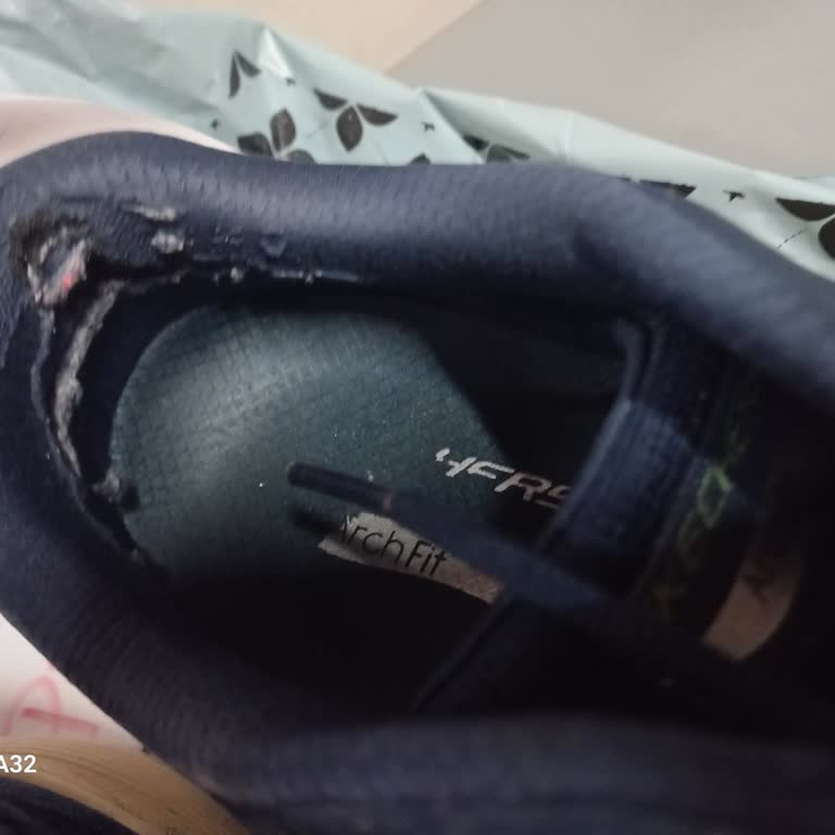 Kısa Sürede Yırtılan Skechers Ürünüm İçin Destek Alamadım