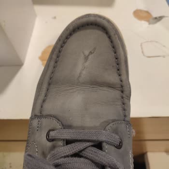 FLO'dan Alınan Dockers Ayakkabıda Hızlı Renk Solması Ve Müşteri Hizmetlerinde Destek Eksikliği