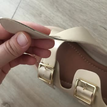 Aldığım Sandaletin Hızla Soyulması Ve Müşteri Hizmetlerinin İlgisizliği