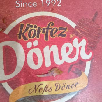 Tavuk Dönerde Kemik Çıkması Ve İlgisiz Personel