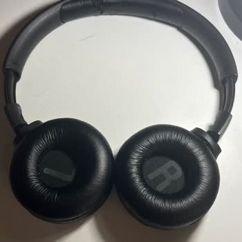 JBL 560BT Kulaklık Pedlerinde Garanti Süresinde Beklenmedik Çatlama Sorunu