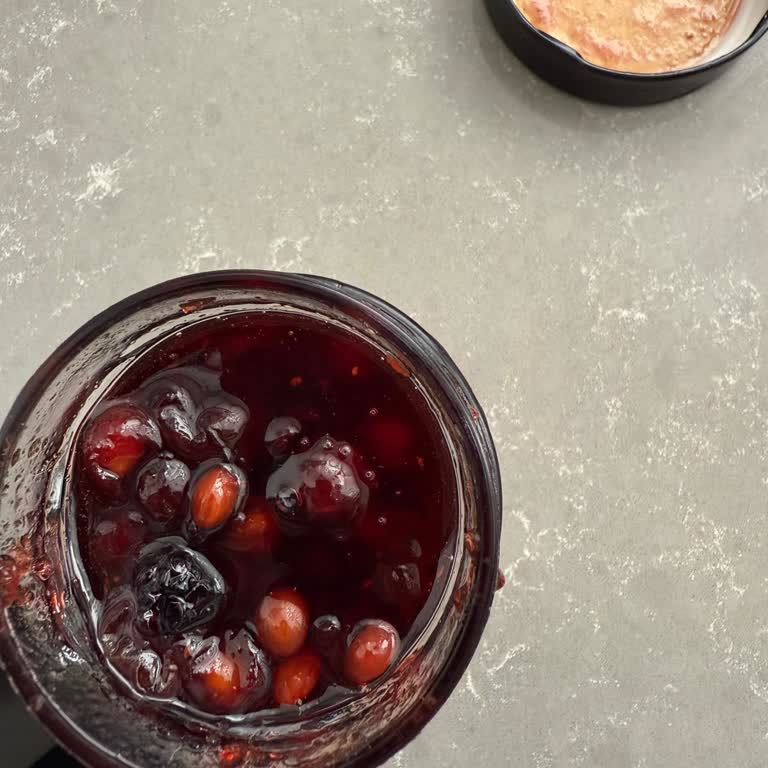 Aldığım Vişne Reçelleri Çekirdek Dolu Ve Firma İlgisiz