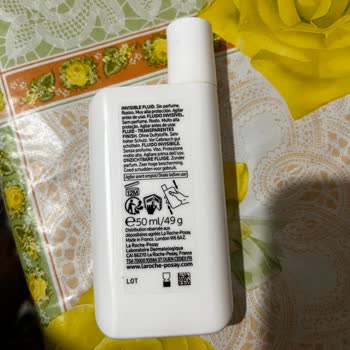 La Roche Posay Sonnencreme aus Apotheke mit starkem Geruch und ungewöhnlicher Farbe