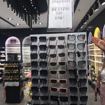 Uzak Işıklar Mağazaları Saygısızlık ve Karttan Ödemede Komisyon Alıyor