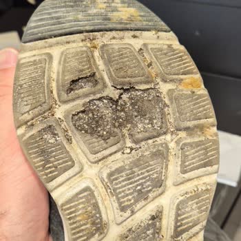 Ayakkabı Tabanı Eridi, Firma Sorumluluk Almadı Ve Ürün Küflendi