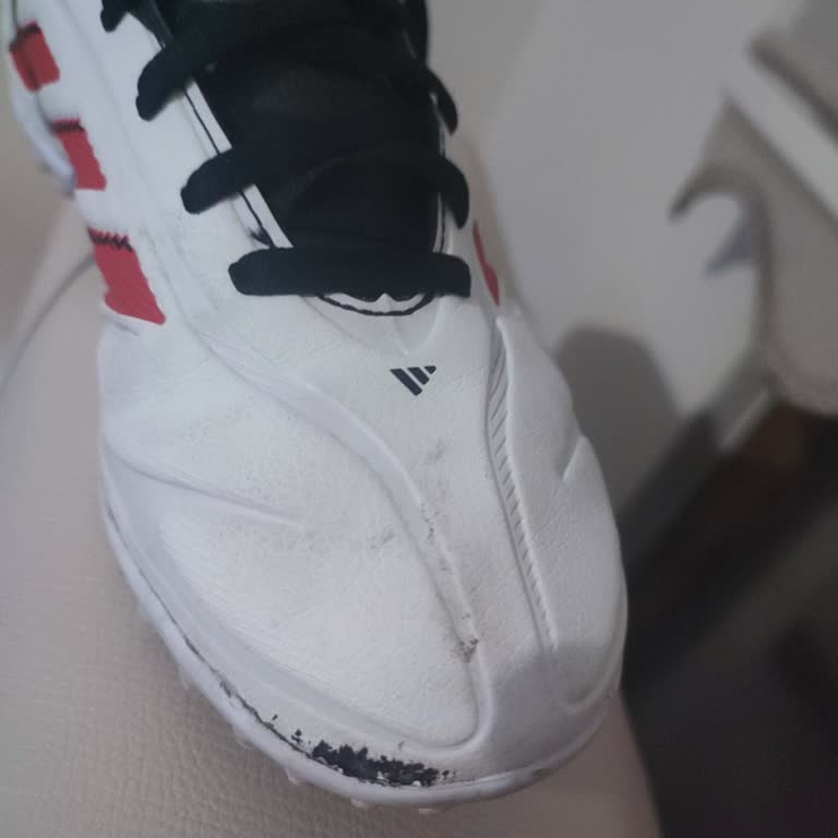 FLO'dan Aldığım Adidas Halısaha Ayakkabısı İlk Gün Açıldı, İade Reddedildi