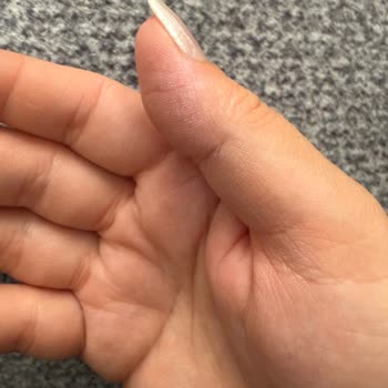 La Roche Posay Oil 50 F zu flüssig und hinterlässt weiße Rückstände auf der Haut