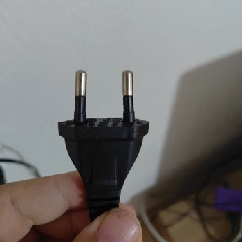 Aldığım PlayStation 5'in Kutusu Açılmış, Güç Kablosu Bozuk Ve Garanti Belgesi Eksik Çıktı