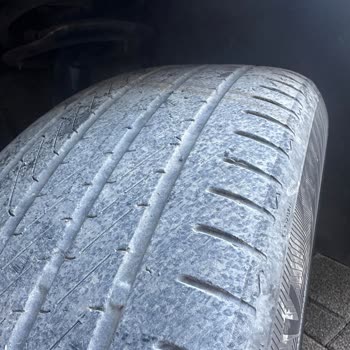 BYD Seal UDM I ab Werk mit fehlerhafter Spur keine Hilfe bei Reifenschaden