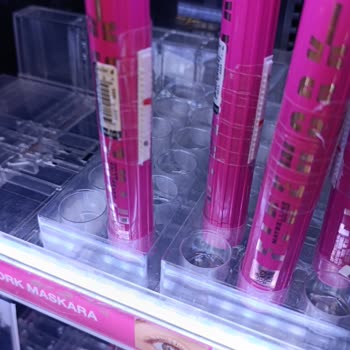 Maybelline Produkt war geoeffnet trotzdem musste ich es kaufen