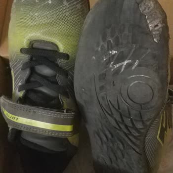 Lotto Ayakkabının Tabanı 2 Ayda Eridi, İnceleme Sonucu Tatmin Etmedi