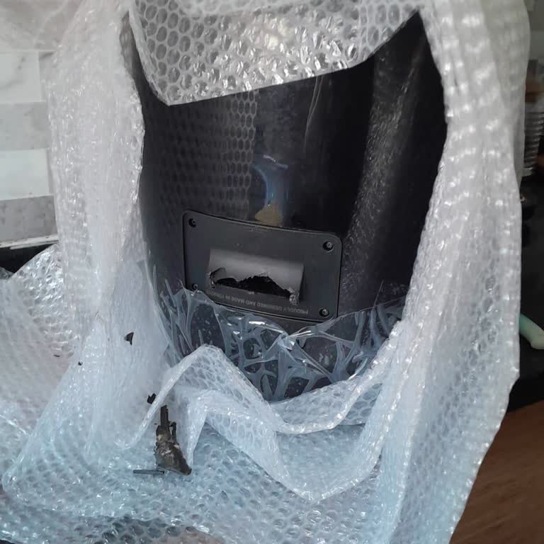 Karaca Servisten Dönen Airfryer Kırık Şekilde Teslim Edildi