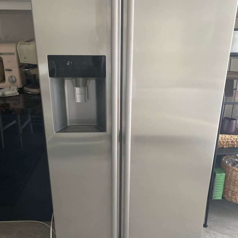 Yetkili Servisle Çözülemeyen Buzdolabı Arızası Ve Yüksek Tamir Ücretleri