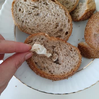 Mersin Çağdaşkent Luna Patiseri Ürünlere Dikkat Etmiyor!