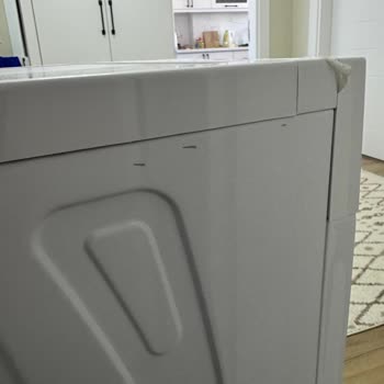 Yeni Alınan Çamaşır Makinesi Aşırı Sesli Çalışıyor Ve Yerinde Durmuyor