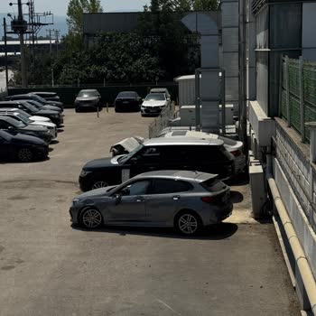 Kasko Onaysız Dosya Ve İlgisiz Hizmet Nedeniyle 5 Gündür Serviste Bekletilen Araç